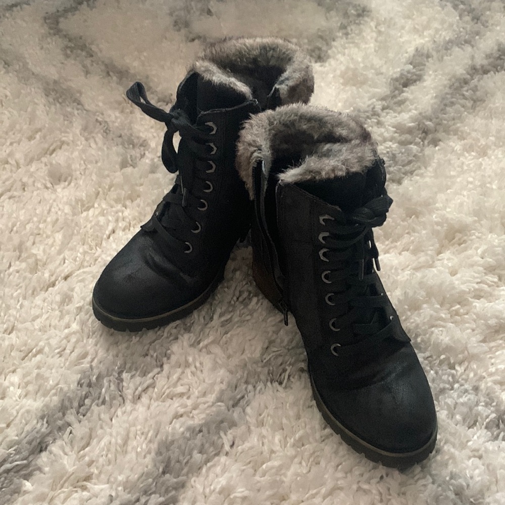 Steve Madden Confort Ankle Booties in size 6